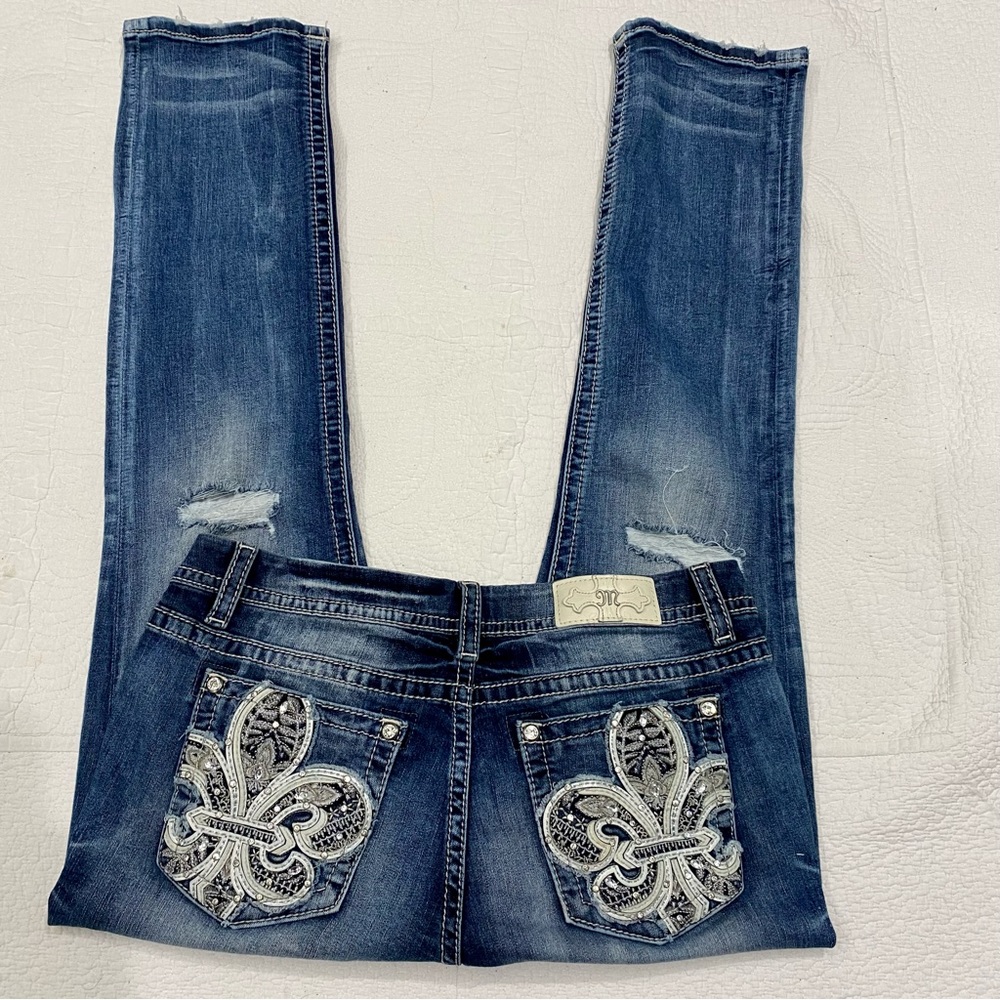 Like New MissMe Mid-Rise Easy Straight Distressed Size 32